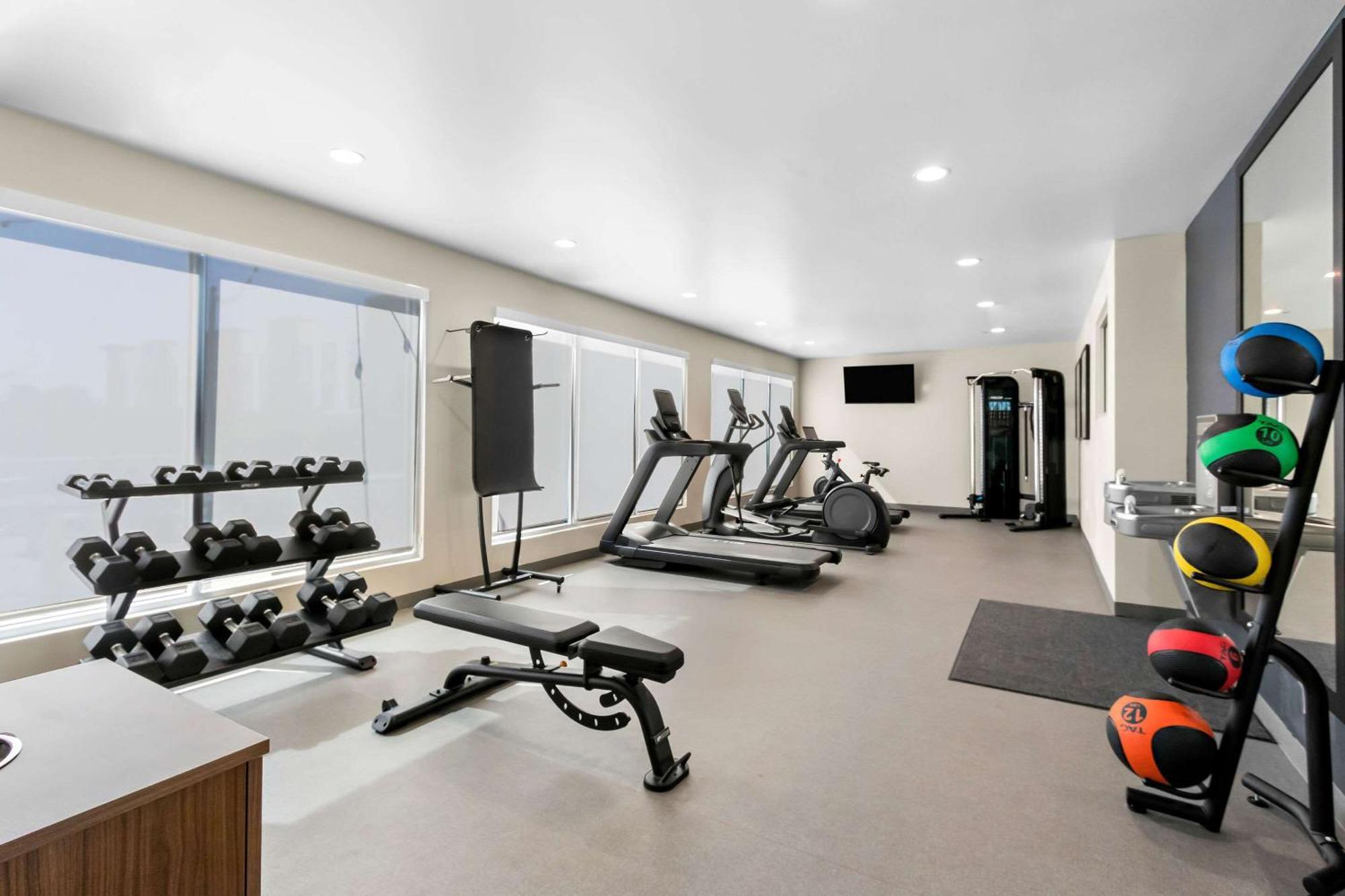 Everhome Suites Glendale Sports Entertainment District Exterior foto